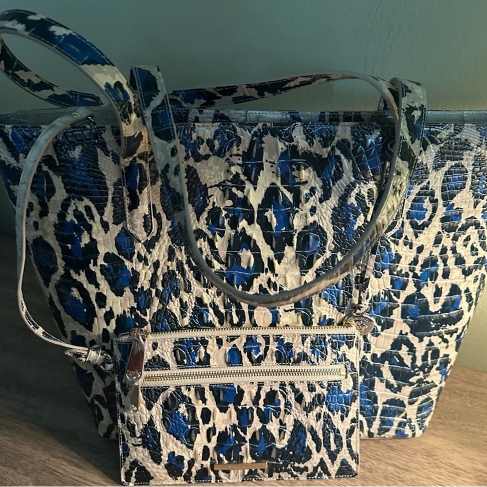 NWOT This  beautiful Brahmin Brooke Tote in Solid Jaguar Design!